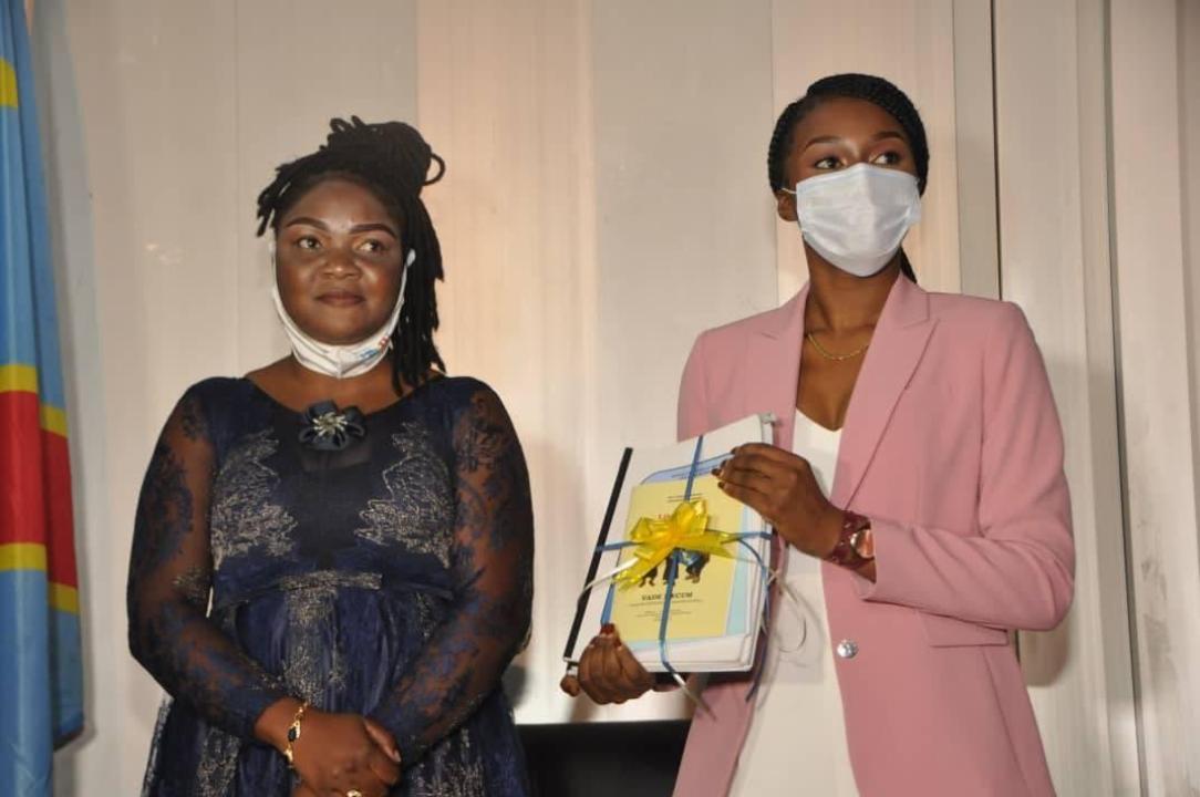 journaliste Julie Melya et Salon literraire Ngongi