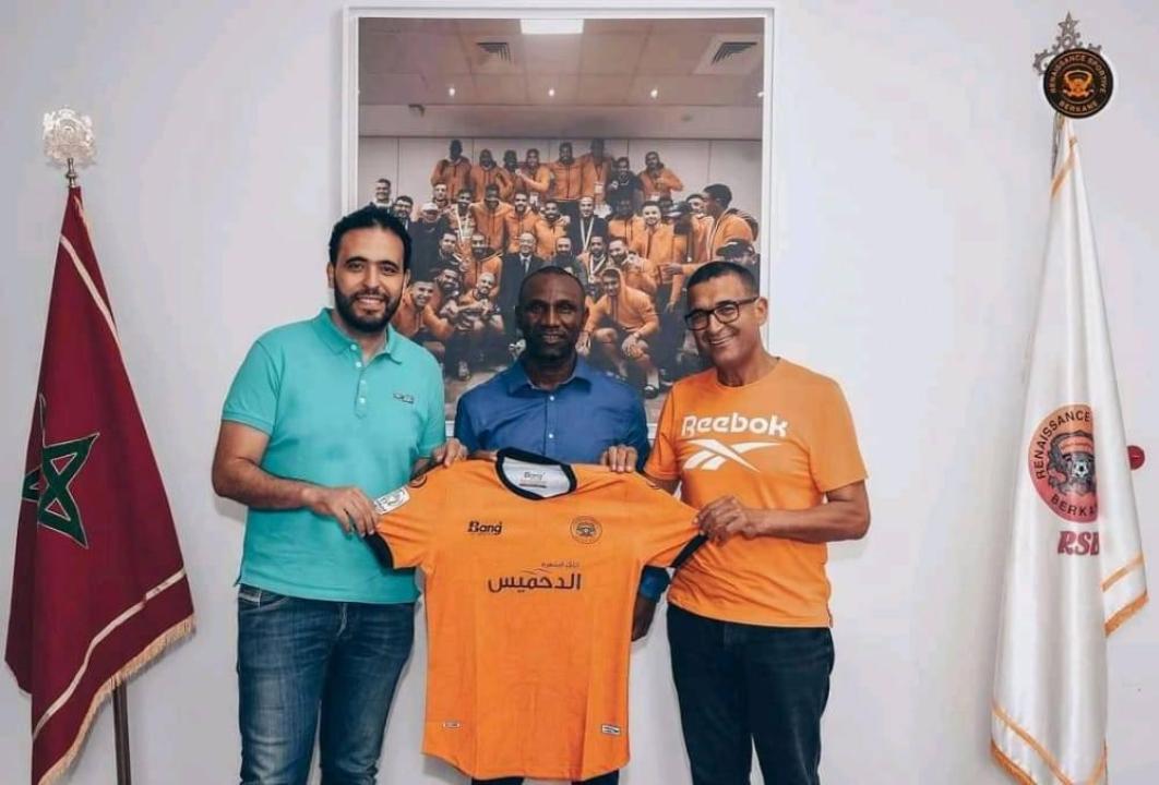 Florent Ibenge lié avec la Renaissance Sportive Berkane jusqu’en 2023.
