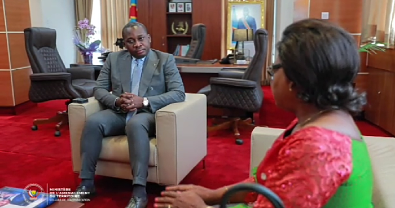 Le ministre d'État Guy Loando reçoit en audience le Maire de Lumumba Ville