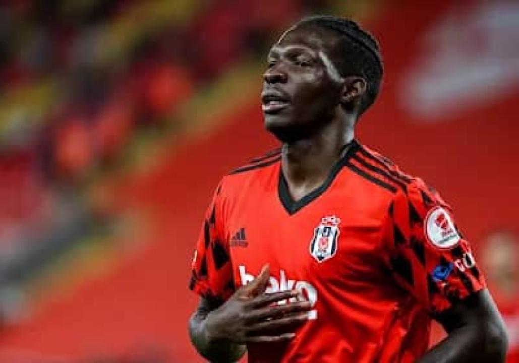 L'international congolais, Fabrice N'sakala sous les couleurs de Besiktas.