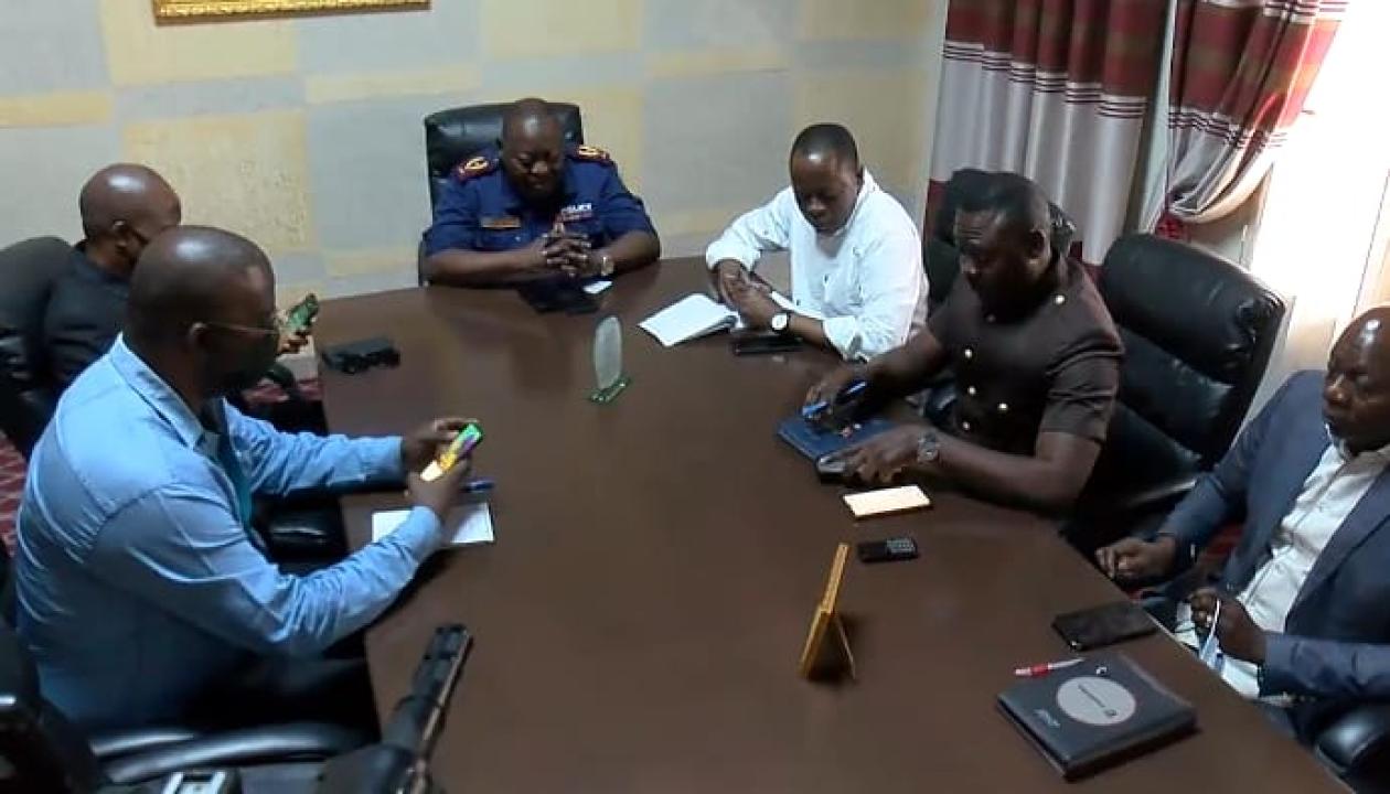 Les journalistes de Kinshasa chez le Général Sylvano Kasongo