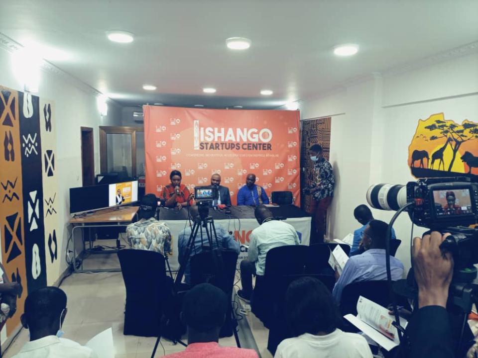 Les initiateurs  du projet Ishango startups center face à la presse