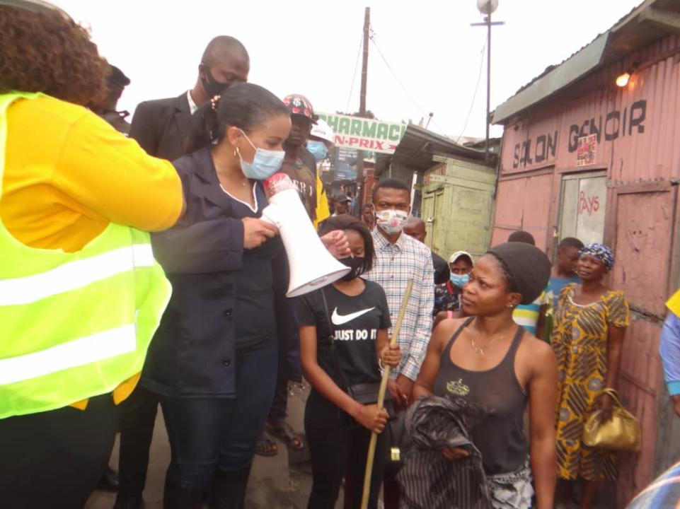 La ministre provinciale de la santé publique, Liza Nembalemba, en pleine inspection de l'effectivité de l'opération “Hôpital Bopeto” à Kinshasa