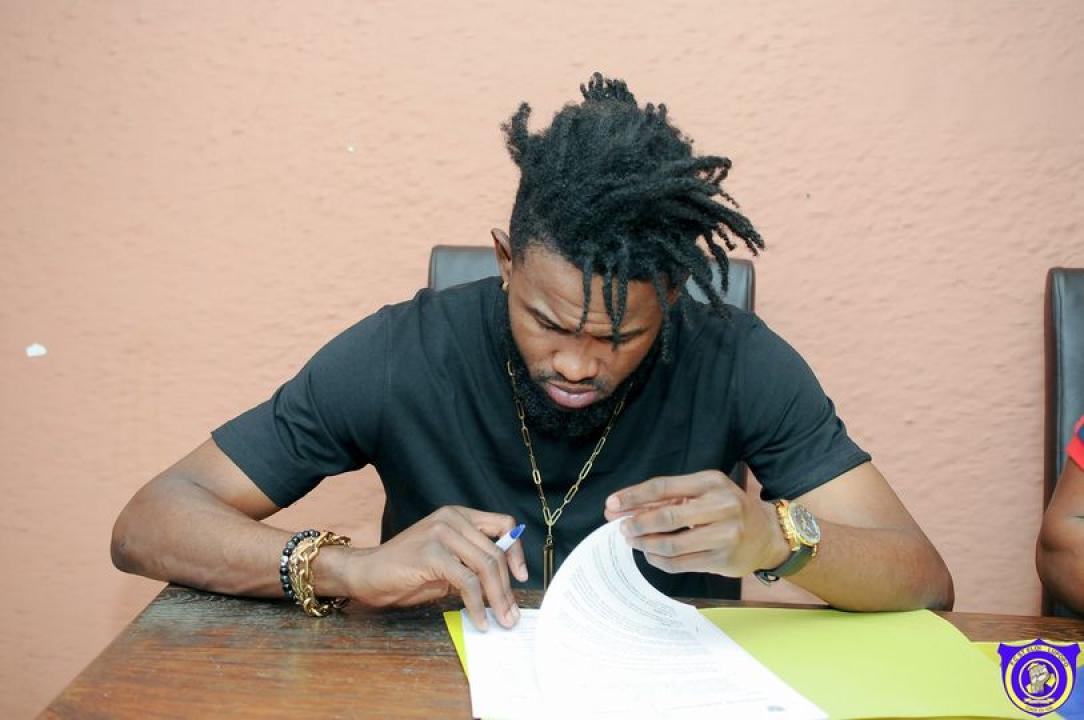 Dark Kabangu paraphe la signature de son contrat avec Lupopo.