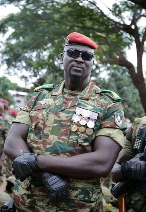 Mamady Doumbouya chef des forces spéciales guinéennes qui a arrêté Alpha Condé