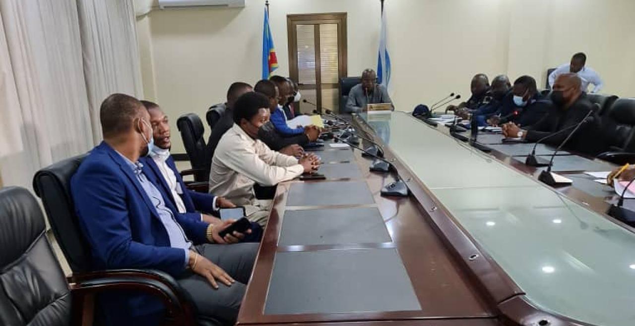 Réunion autour du gouverneur Gentiny Ngobila au sujet de la marche de protestation contre la politisation de la CENI