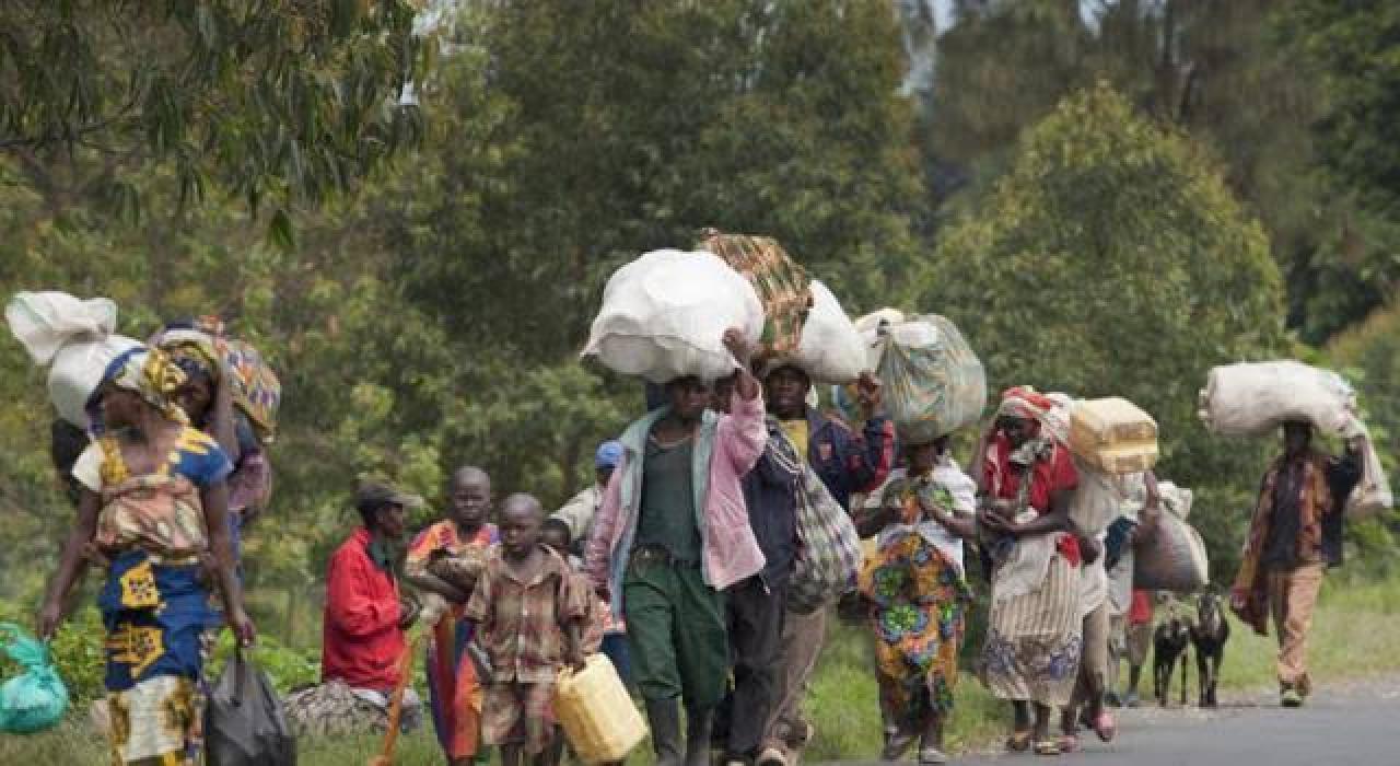 Quelques personnes fuient le  Grand- Kasaï pour se réfugier dans la province de Kukwit [ photo d'illustration]
