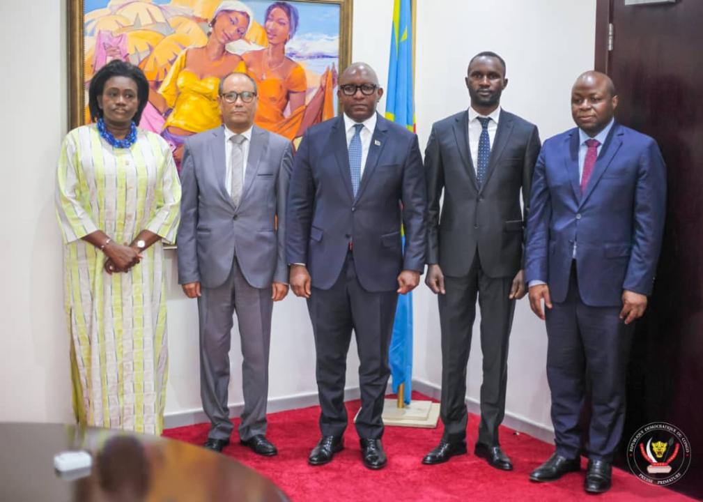 Le premier ministre, Sama Lukonde et une délégation de l'Union africaine, lundi 13 septembre à la Primature
