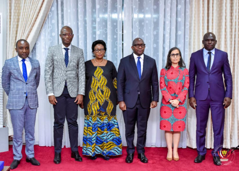 Le premier ministre, Sama Lukonde et la délégation conduite par le conseiller spécial du chef de l'état en charge de la couverture de la santé, Le Dr Roger Kamba