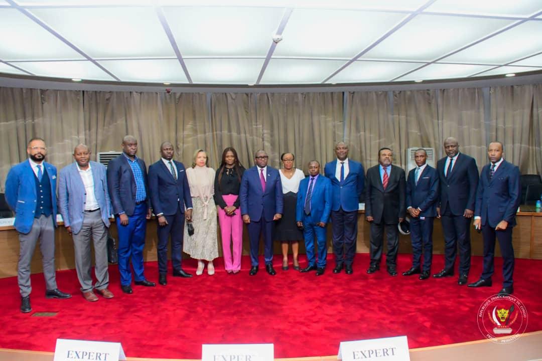 Le premier ministre, Sama Lukonde avec les acteurs impliqués dans l'organisation de la 9e édition des jeux de la francophonie