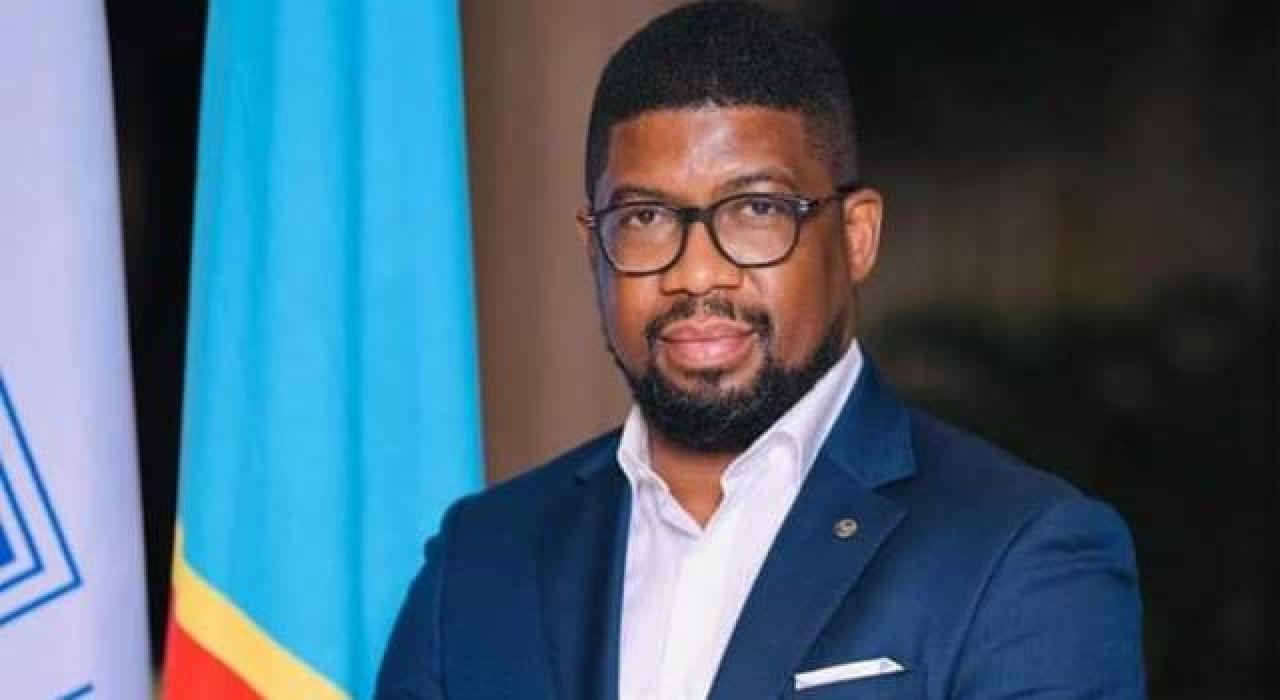 Les ministre des sports et loisirs, Serge Nkonde.