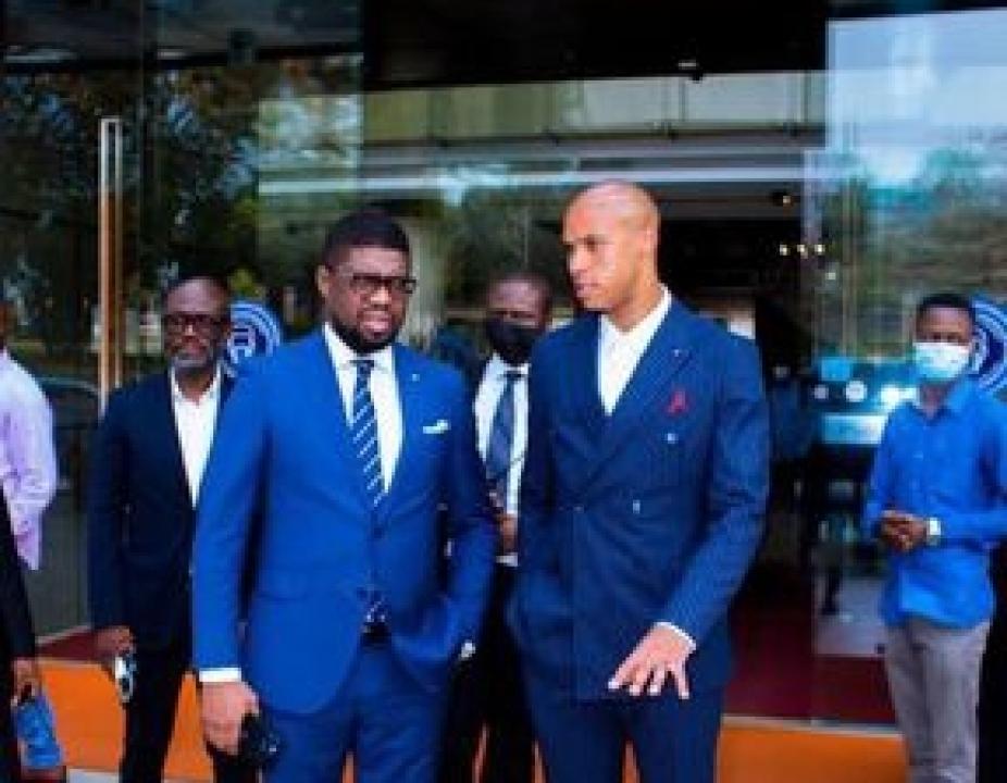 Le ministre des sports, Serge Nkonde et Marcel Tisserand.