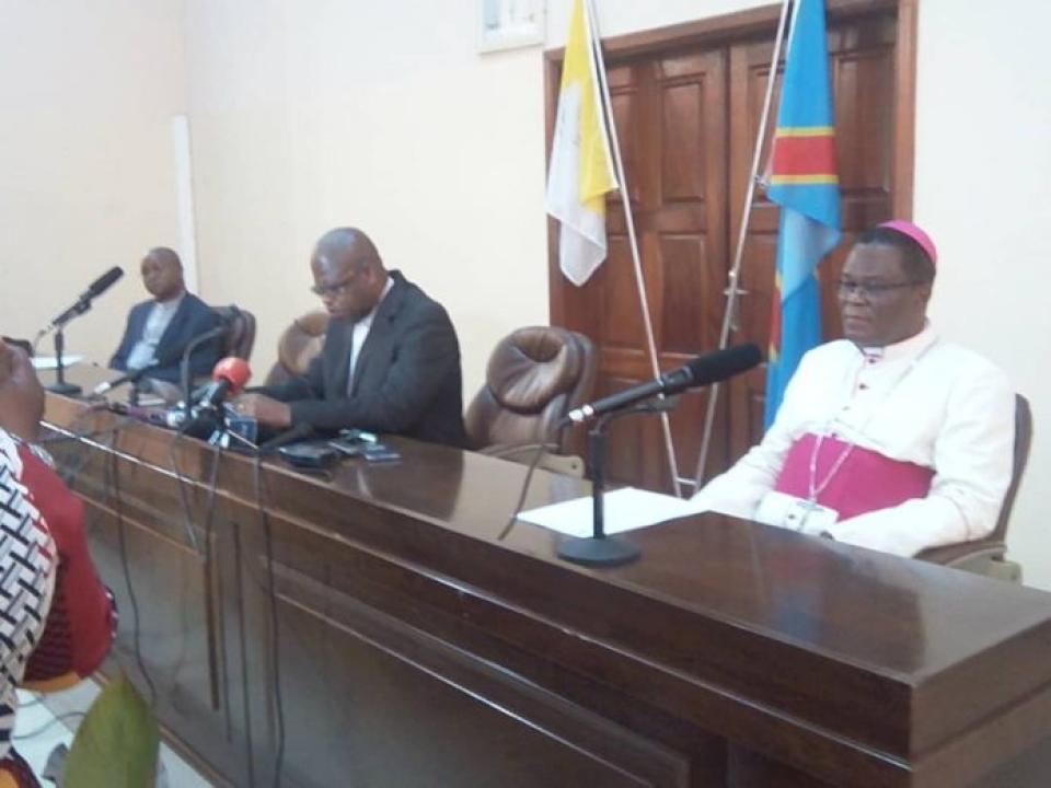 Le président de la Cenco, l'archevêque Marcel Utembi  et le porte-parole de la Conférence épiscopale l'abbé Donatien Nshole