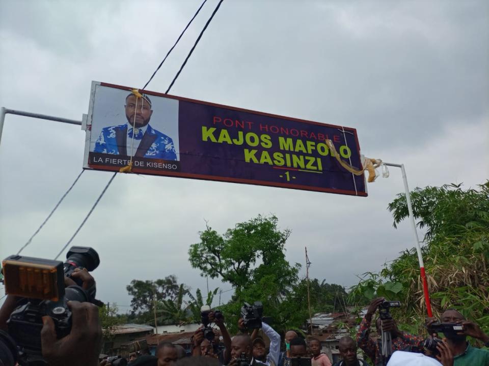 Un des ponts inaugurés par Augustin Kabuya, Secrétaire Général de l'UDPS