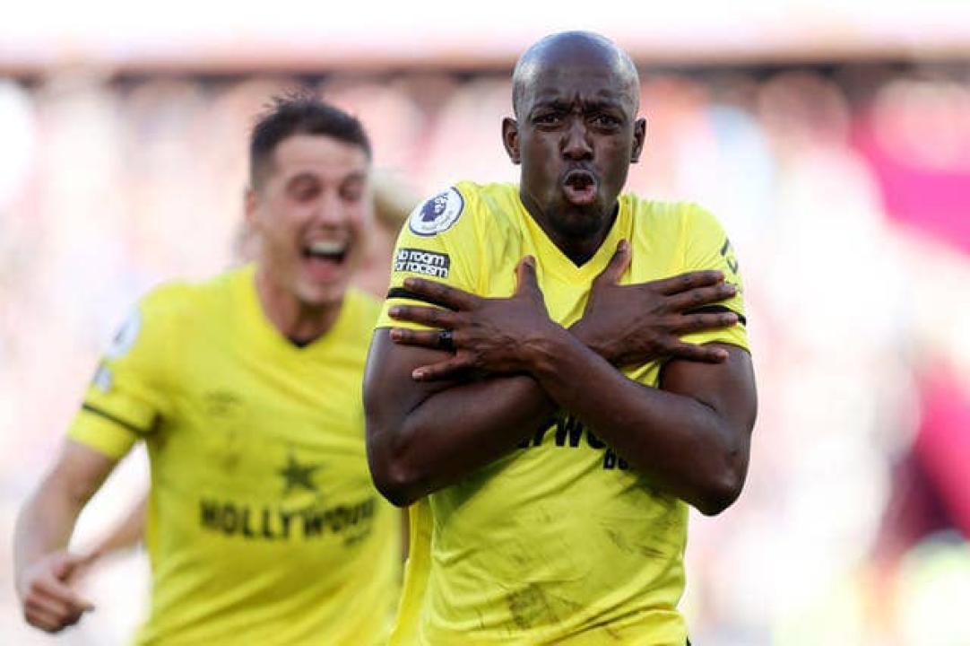 L'international congolais, Yoane Wissa en train de célébrer le but face à West Ham.