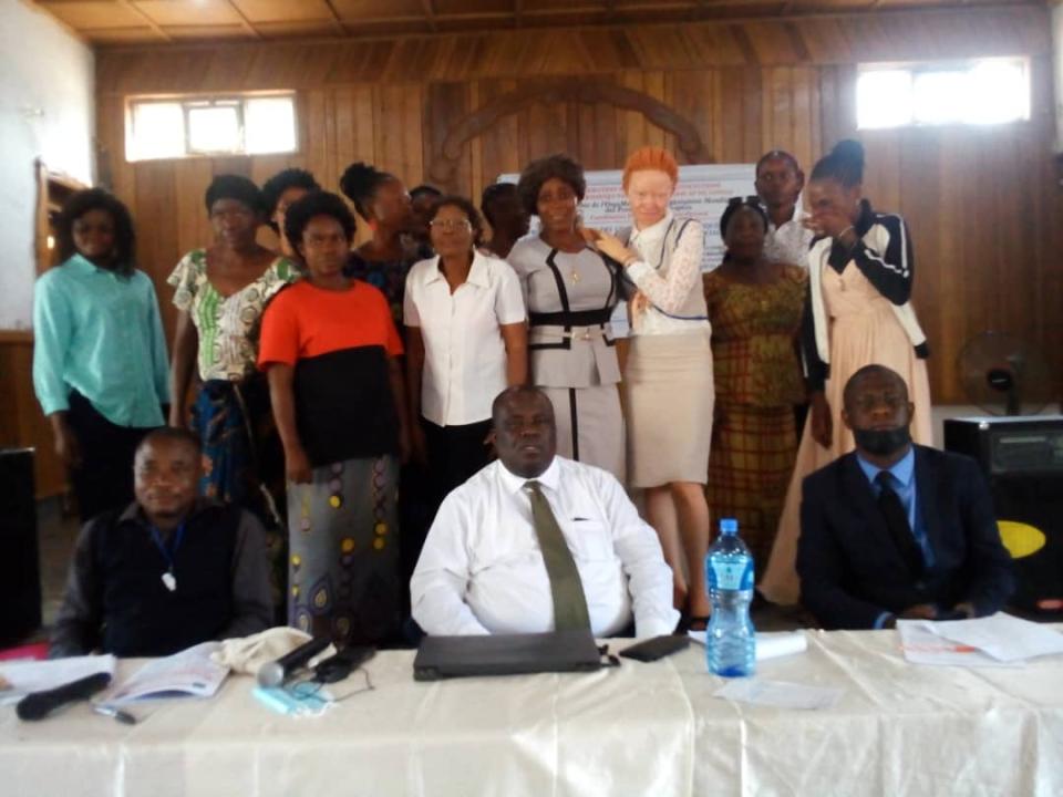 Photo avec les bénéficiaires de l’appui financier de la Fenaphaco