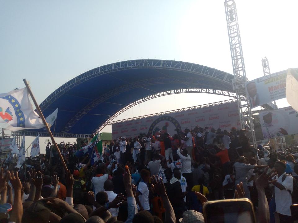 Meeting de Lamuka au terrain Saint de N'djilie