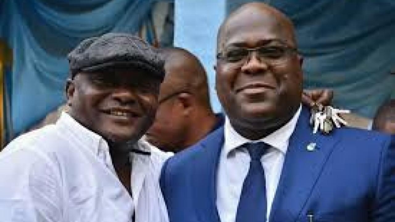 Le député national Paul Tshilumbu à droite du président Félix Tshisekedi