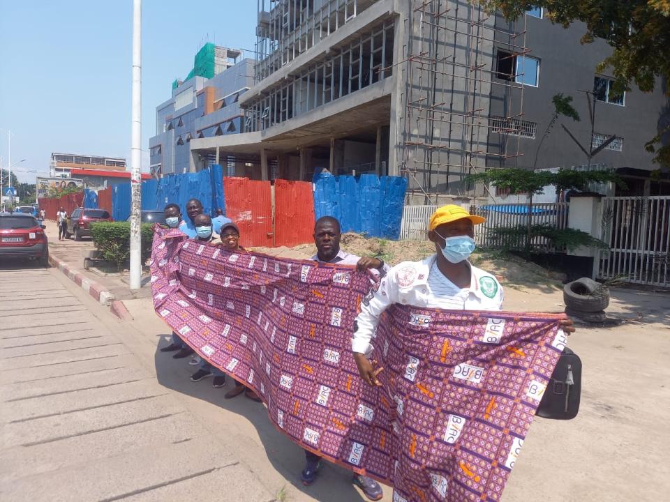 Les agents en colère devant le siège de la BIAC