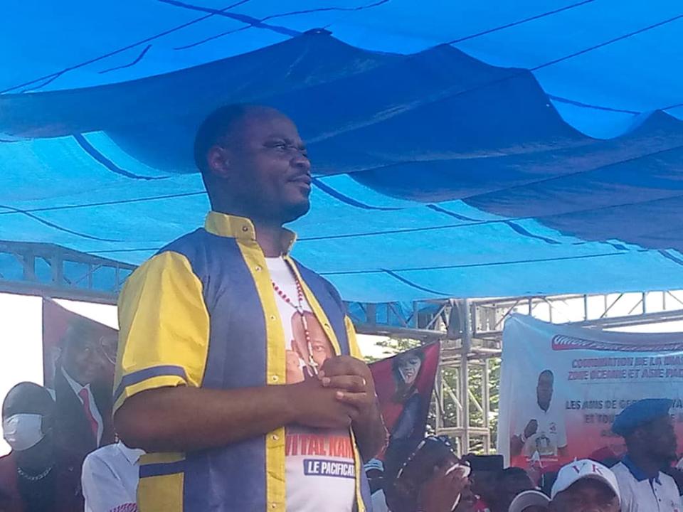 Le secrétaire général de l'UNC, Billy Kambale lors du meeting tenu, ce samedi 23 octobre, au stade Cardinal Malula à Kinshasa
