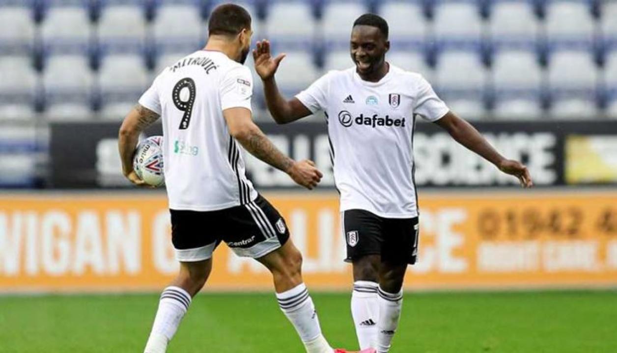 L'international congolais, Neeskens Kebano et son coéquipier, Aleksandar Mitrovic.