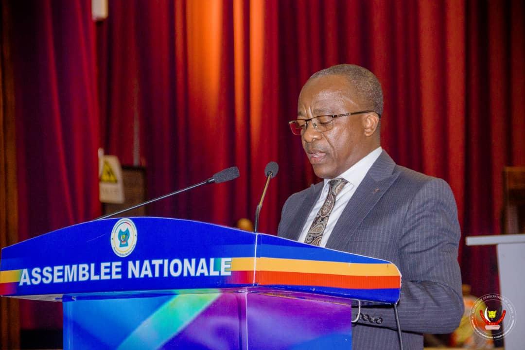 Le ministre d'État en charge des petites et moyennes entreprises, Eutache Muhanzi lors de son grand oral devant les élus nationaux