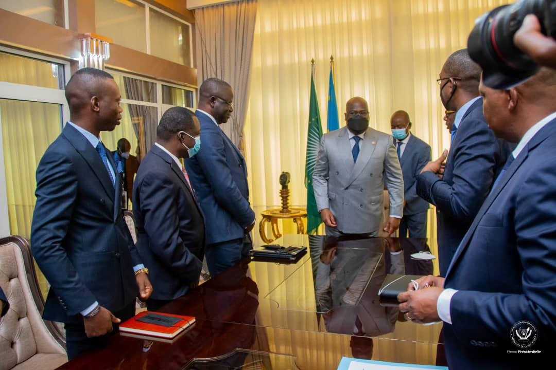 Félix Tshisekedi et les membres du comité de l'organisation de 