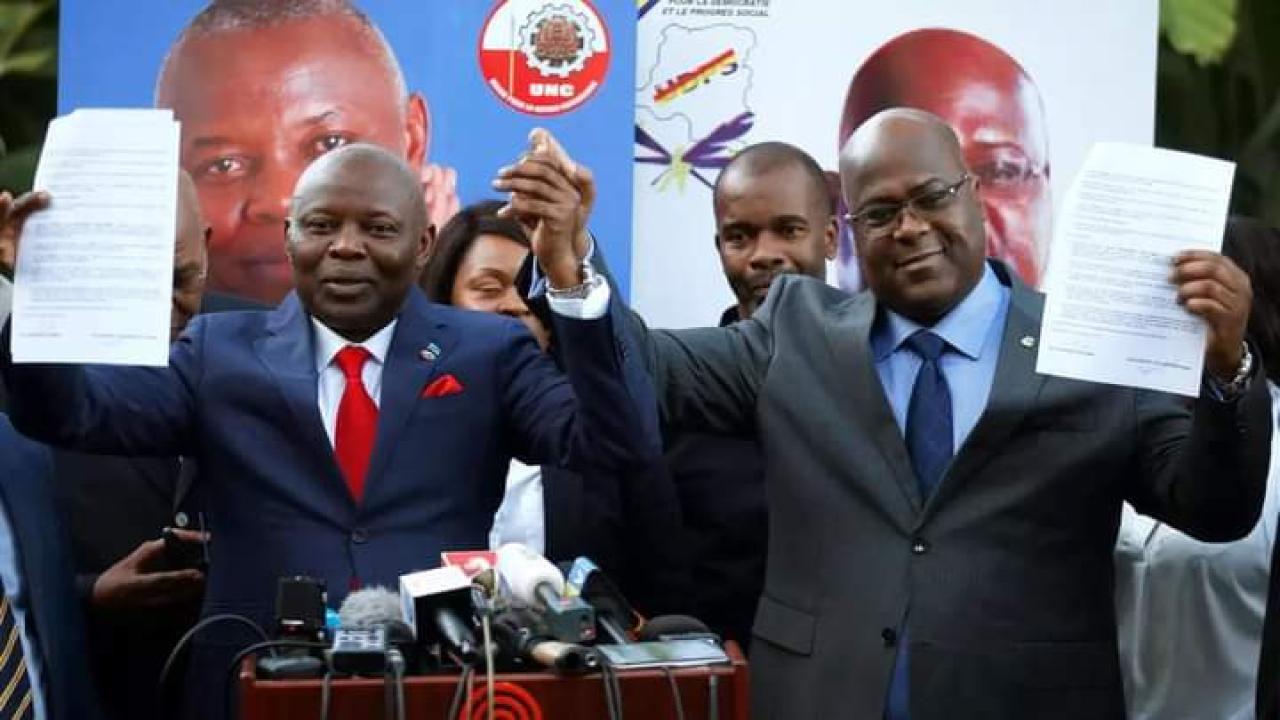 Félix Tshisekedi et Vital Kamerhe, main dans la main [Photo marquant la signature de l'accord de Nairobi, 23 novembre 2018] 
