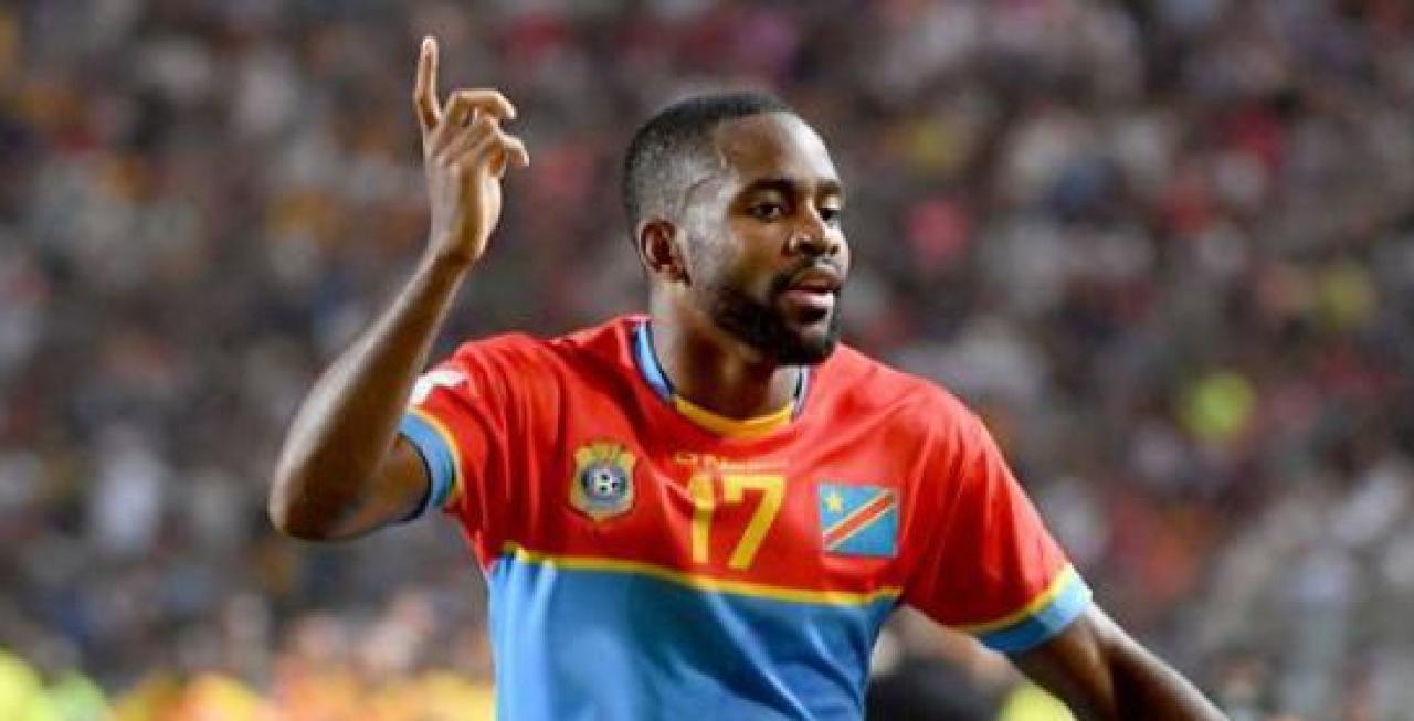Cédric Bakambu sous les couleurs des Léopards de la RDC.