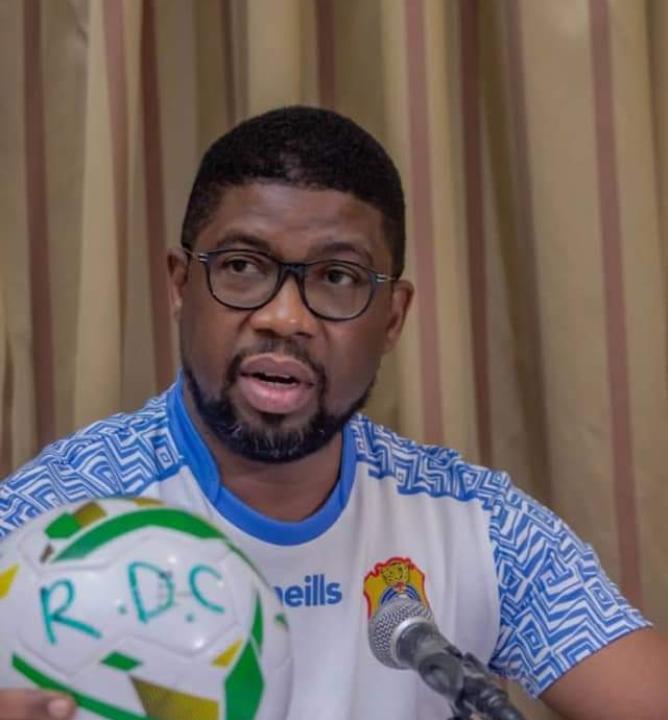 Serge Nkonde, ministre des Sports, appelé à ouvrir une enquête sur les révélations de pédophilie faite par Romain Molina