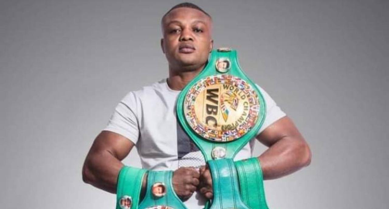 Junior Makabu, champion du monde WBC Golden, poids lourd-légers.