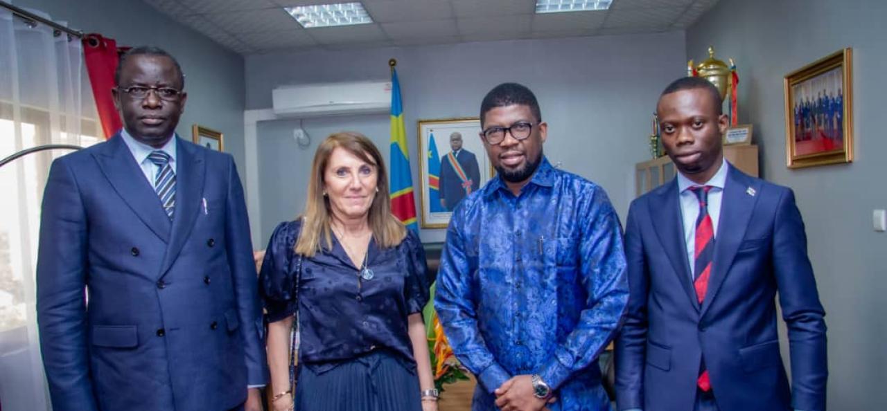 De gauche à droite, Lolongola Mpoyi, la directrice du CIJF Zeina Mina, le ministre des sports Serge Nkonde et un membre du CIJF.