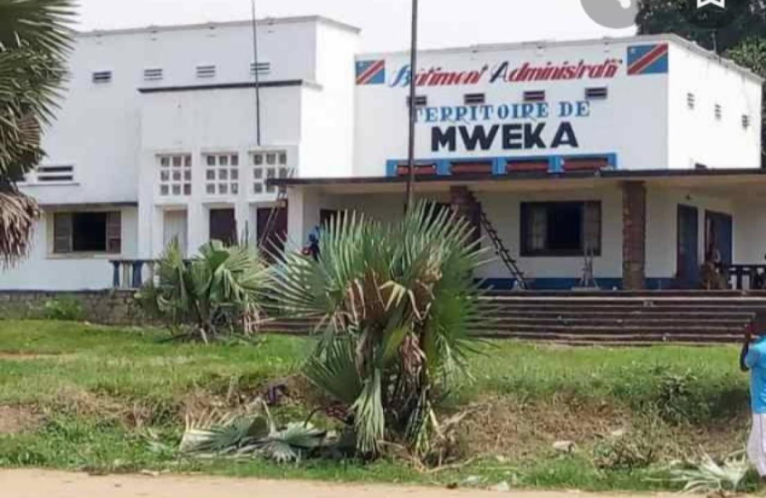 Le bureau administratif du territoire de mweka