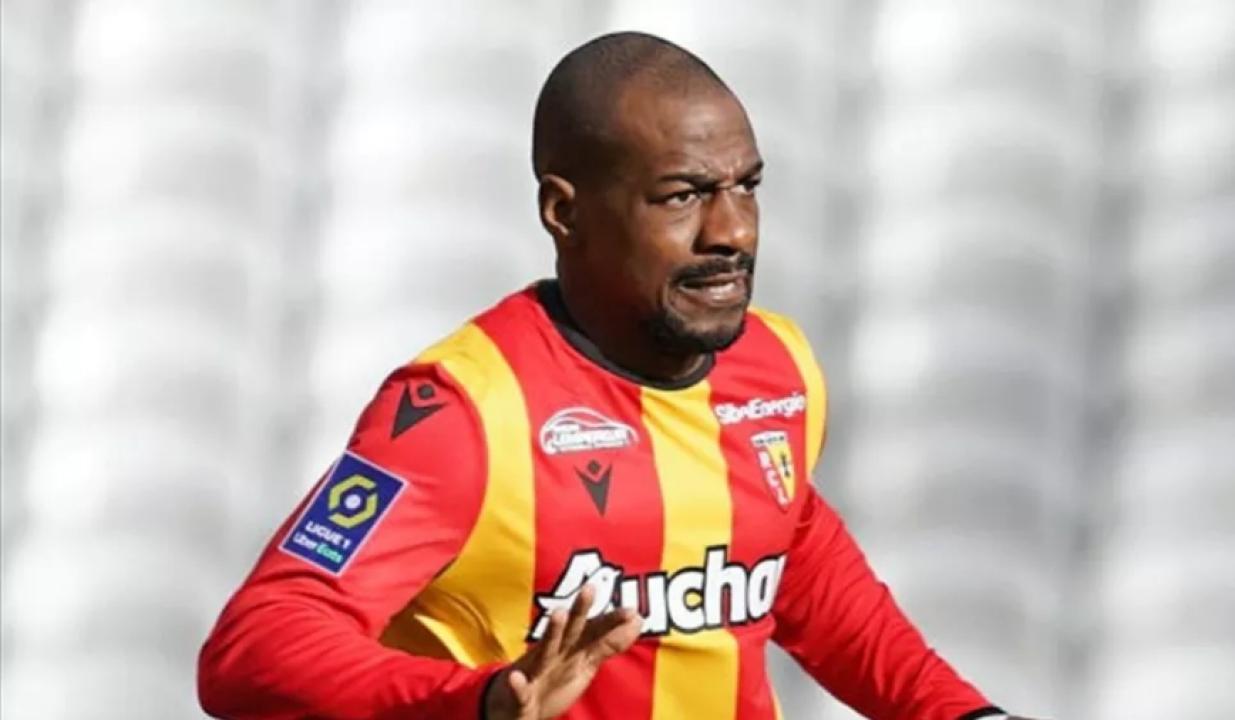 Gaël Kakuta sous les couleurs du RC Lens.