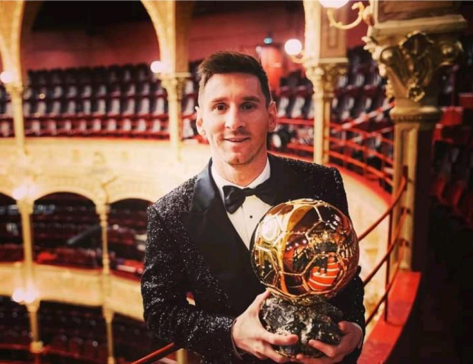 Lionel Messi, après son sacre, au Théâtre du Châtelet de Paris.
