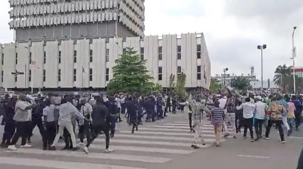 Manifestation du 22 Novembre par les militants du bloc patriotique