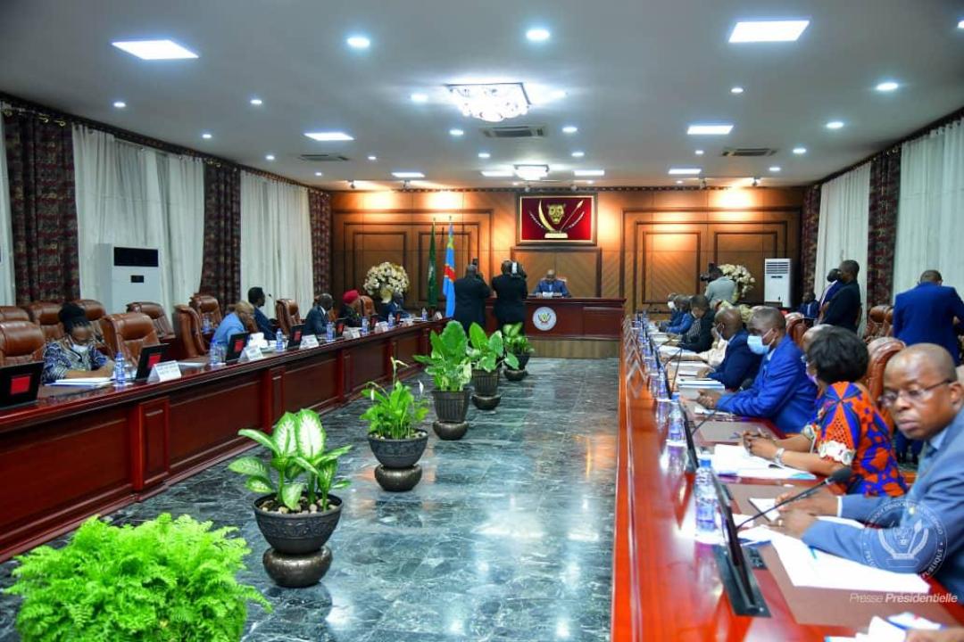 Le président de la République, Félix Tshisekedi lors d'une réunion avec tous les membres du Conseil National de la couverture santé universelle