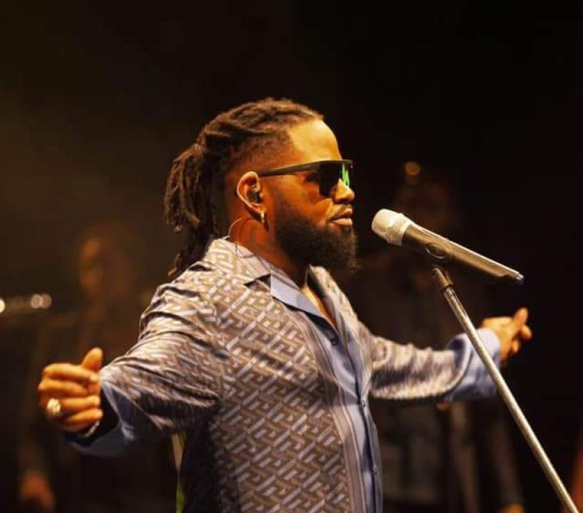 Le chanteur congolais, Ferré Gola