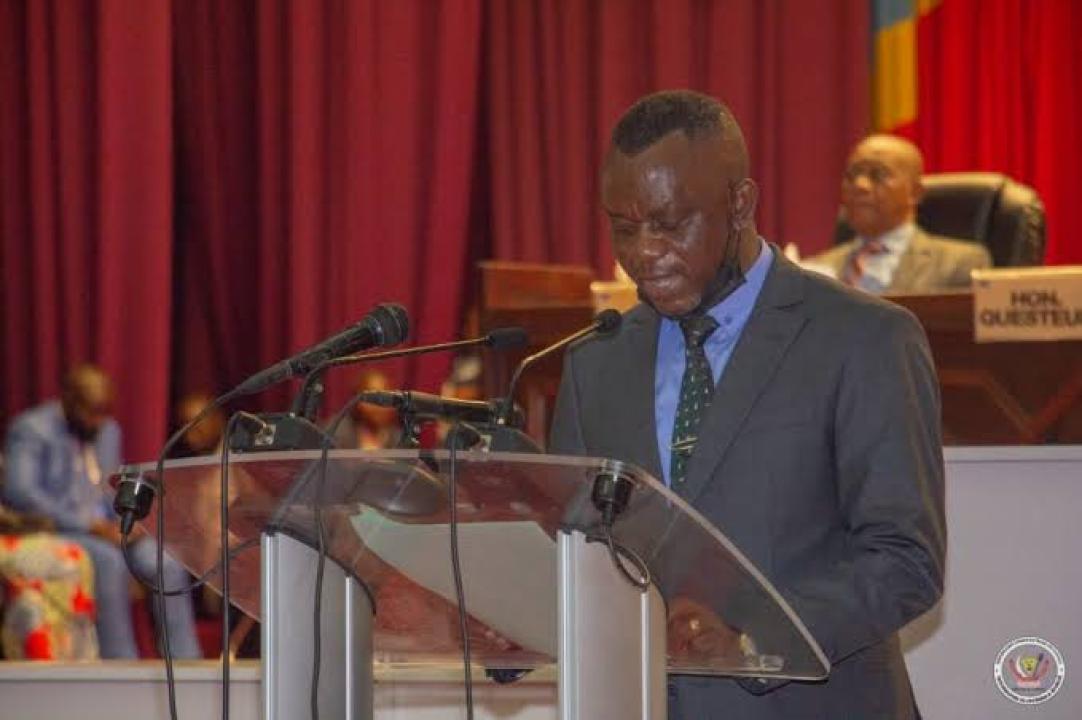 Le vice-premier ministre de l'intérieur, Daniel Aselo répondant à une question orale avec débat à l'assemblée nationale [ photo d'archives]