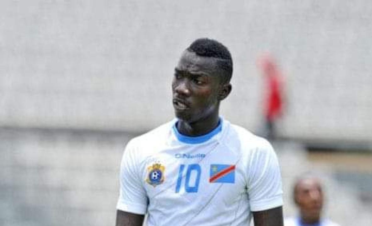 Silas Katompa en sélection nationale de la RDC, à l'époque sous le nom de Silas Wamangituka.