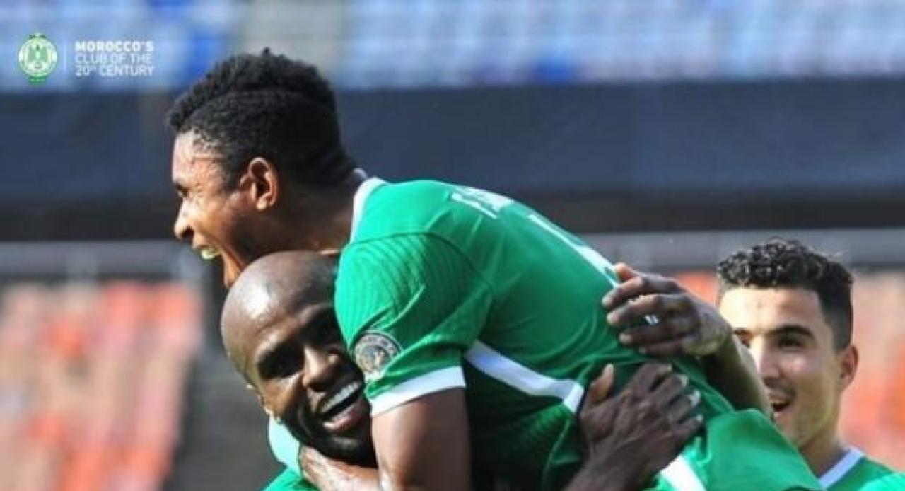 Fabrice Ngoma et ses coéquipiers de Raja Casablanca, en pleine célébration d'un but. [Photo d'illustration]