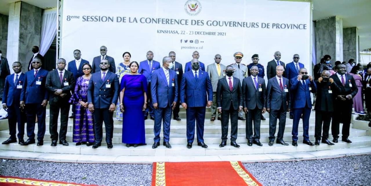 Le président de la République, Félix Tshisekedi pose avec les gouverneurs et présidents des assemblées provinciales