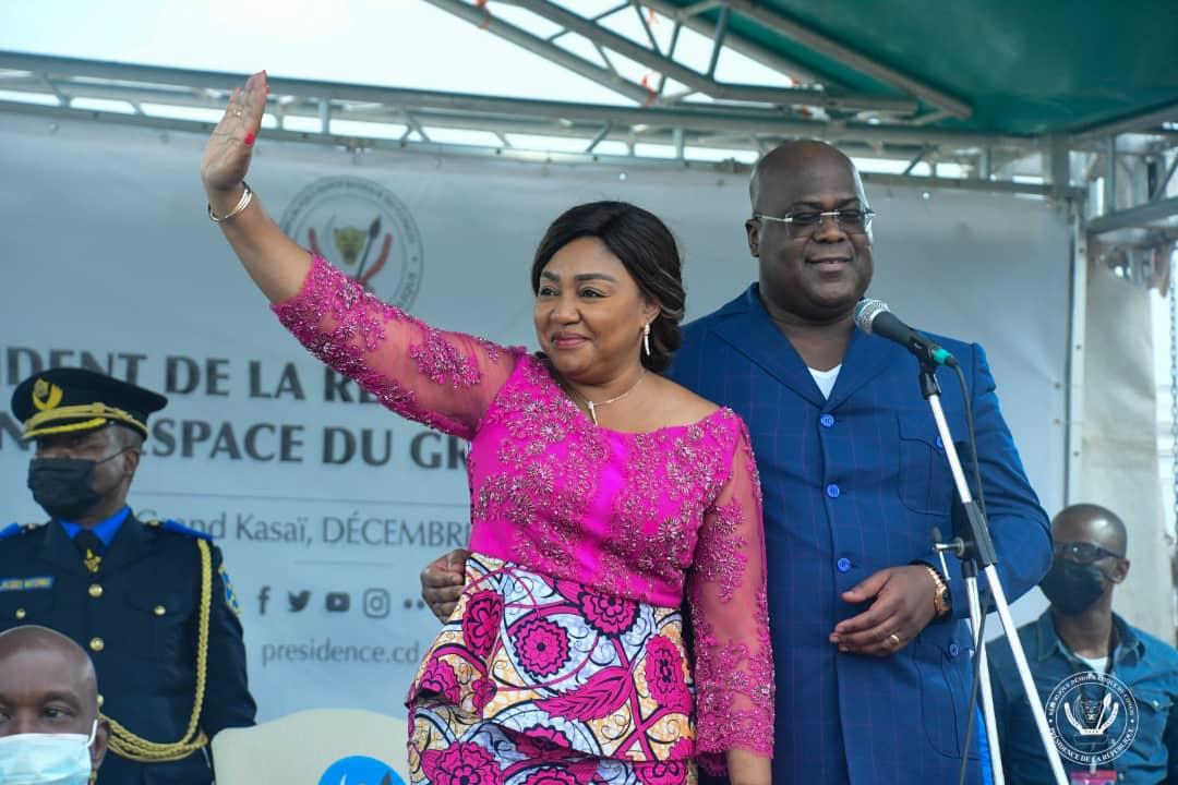 Accompagné de la première dame, le président Félix Tshisekedi  tient son meeting à Mbuji-Mayi devant une foule impressionnante
