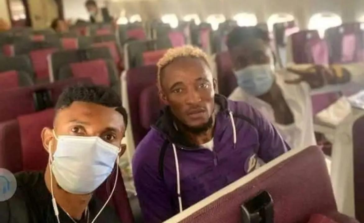 De gauche à droite, Fabrice Ngoma, Mukoko Amale et Ben Malango à bord d'un avion. [Photo d'illustration]