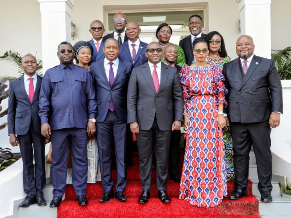 Sama Lukonde entouré par les membres de la CENI