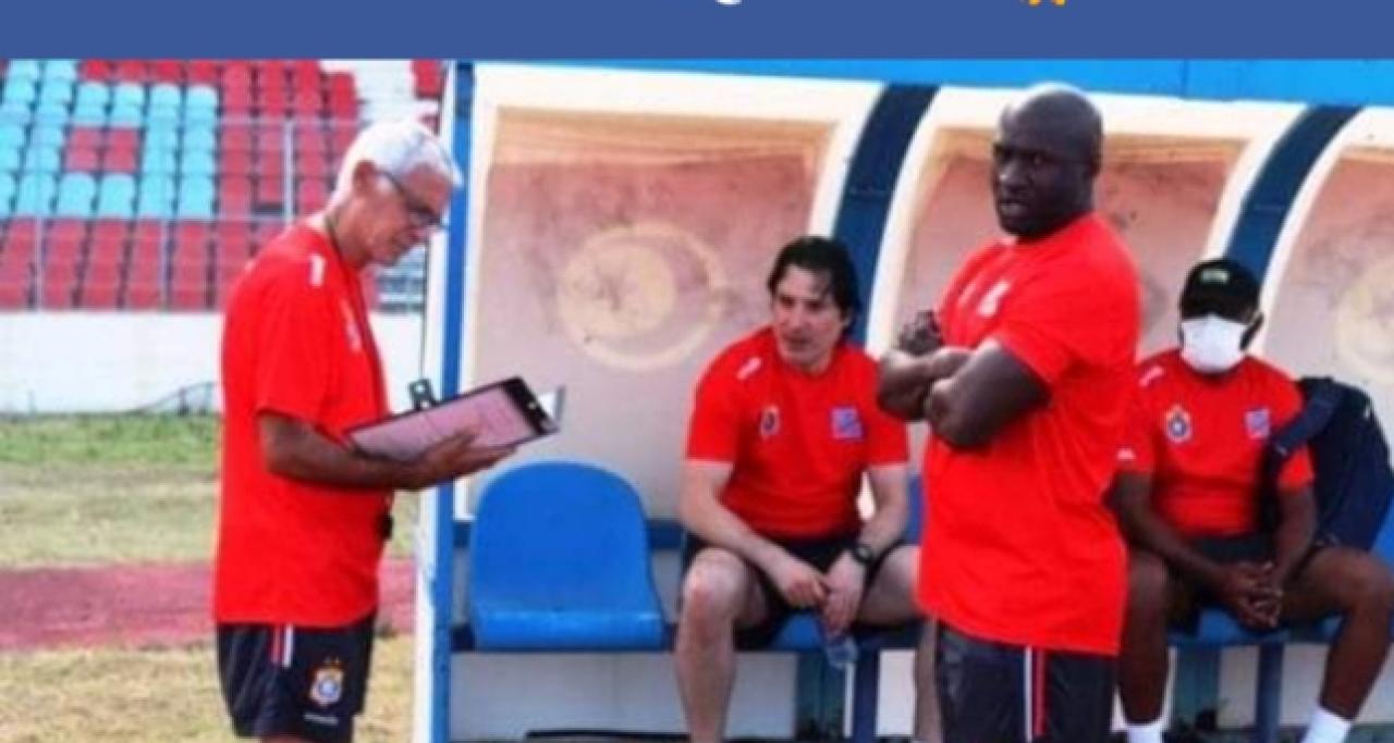 Hector Cúper et les membres de son staff technique, lors du stage des léopards en Tunisie. [Photo d'illustration]