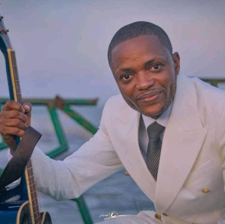 L'artiste chanteur Chadrac Lubembo