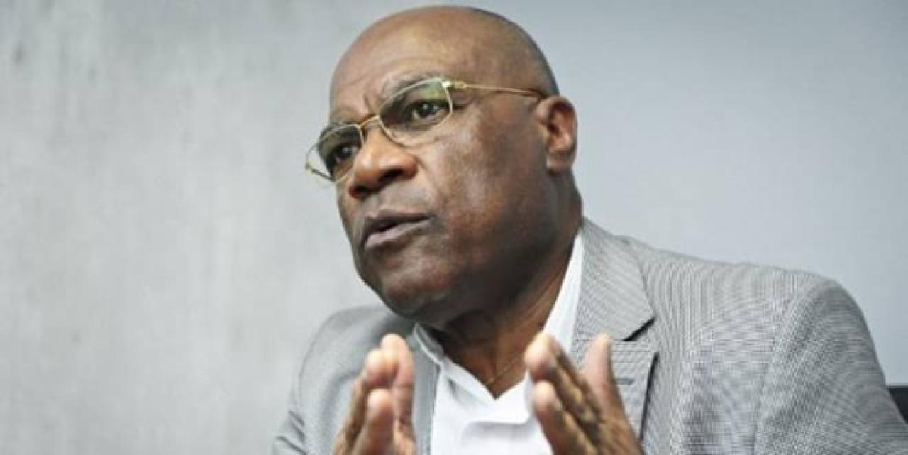 Le sénateur She Okitundu