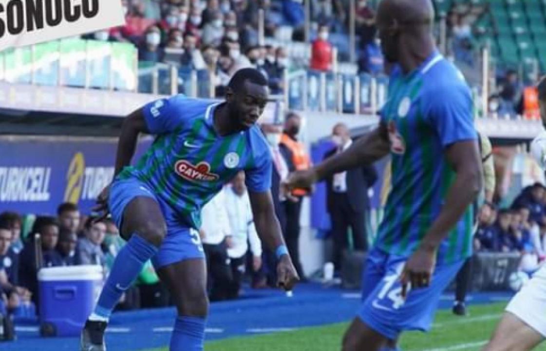 Yannick Bolasie sous les couleurs de Çaykur Rizespor.