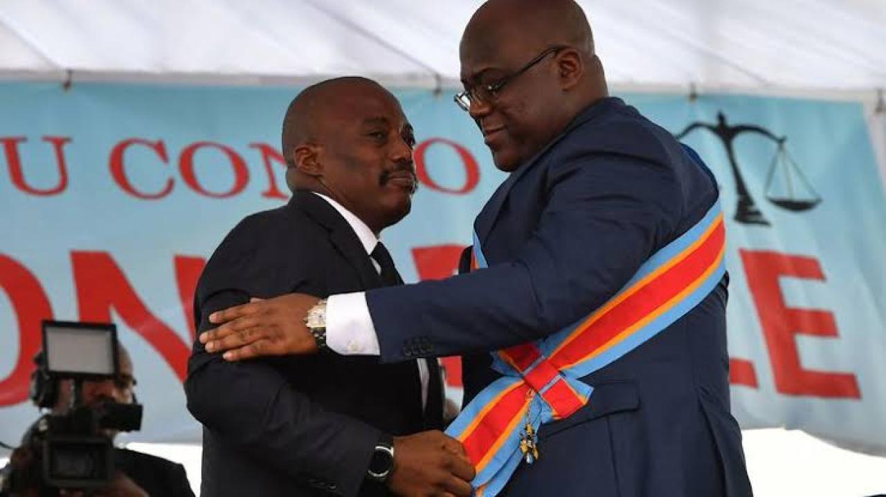 Passation pacifique de pouvoir entre Félix Tshisekedi, nouvellement investi et son prédécesseur, Joseph Kabila. Le 24 janvier 2019 au Palais de la nation. Photo d'illustration